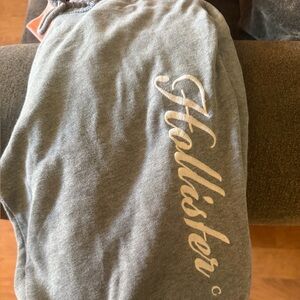 Hollister Heather Gray Logo Tee